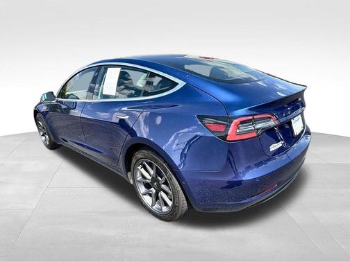 Deep Blue Metallic 2019 Tesla Model 3 Long Range