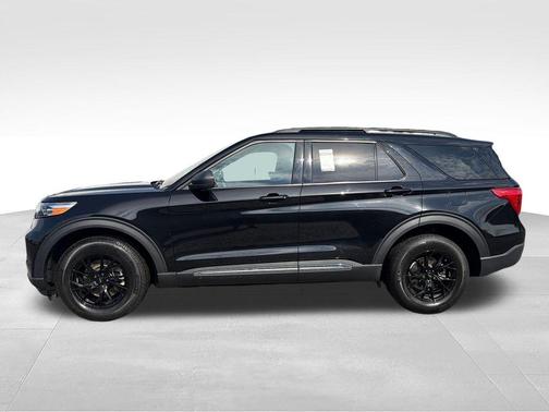 AGATE BLACK METALLIC 2023 Ford Explorer XLT