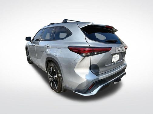 Celestial Silver Metallic 2022 Toyota Highlander XSE