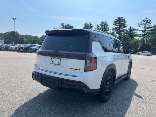 Aspen White SPR Black 2026 Nissan Armada PRO-4X