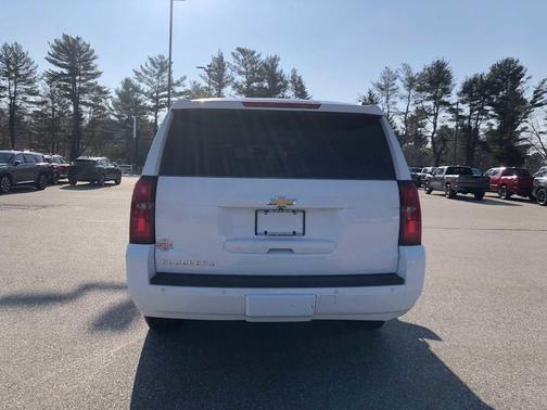 Summit White 2018 Chevrolet Suburban LT