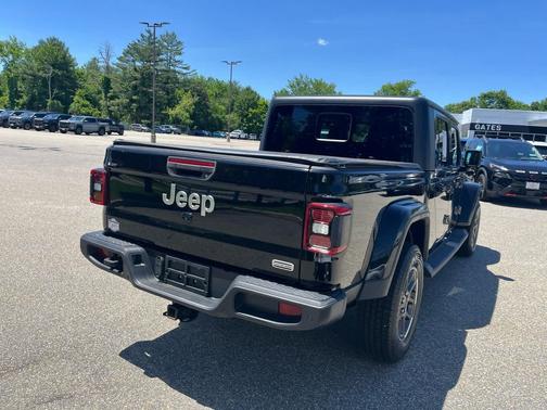 Black Clearcoat 2020 Jeep Gladiator Overland