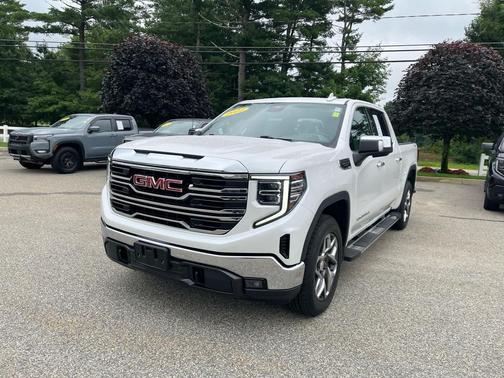 White Frost Tricoat 2022 GMC Sierra 1500 SLT