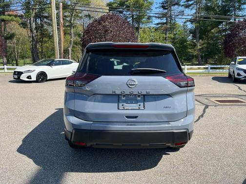 Boulder Gray Pearl 2026 Nissan Rogue SV