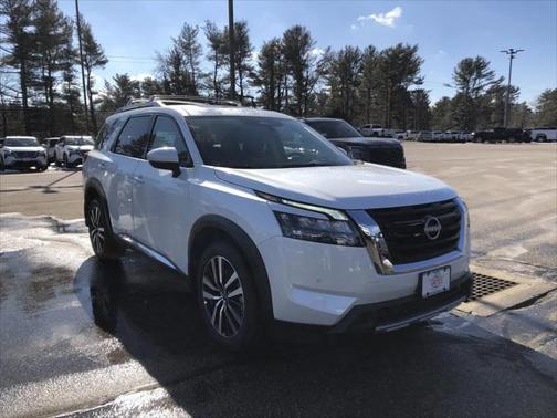 2025 Nissan Pathfinder Platinum 4WD