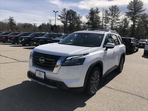 2025 Nissan Pathfinder SL 4WD