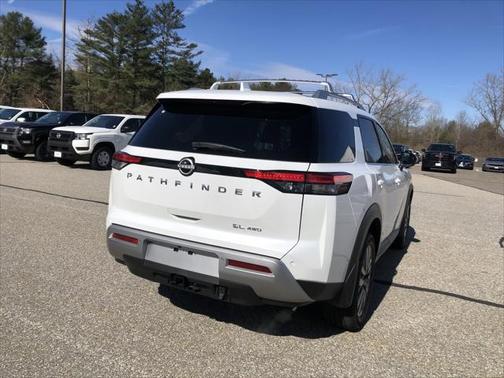 2025 Nissan Pathfinder SL 4WD