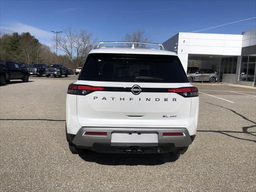2025 Nissan Pathfinder SL 4WD