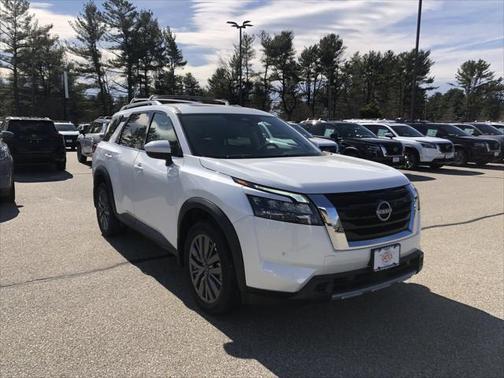 2025 Nissan Pathfinder SL 4WD