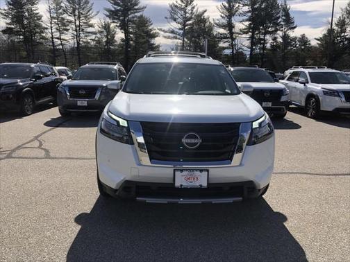 2025 Nissan Pathfinder SL 4WD