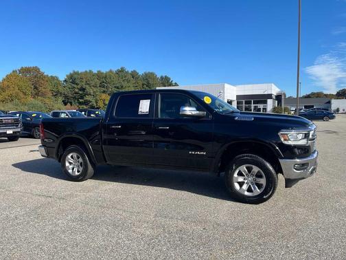 Diamond Black Crystal Pearlcoat 2021 RAM 1500 Laramie