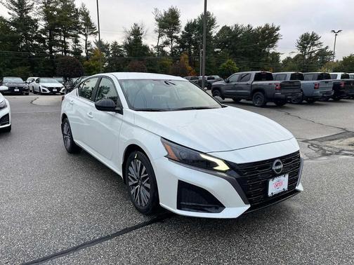 Pearl White Tricoat 2026 Nissan Altima SV AWD