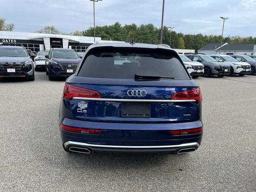 Navarra Blue Metallic 2023 Audi Q5 45 S line Premium Plus