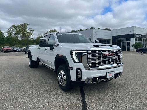 Summit White 2026 GMC Sierra 3500 Denali