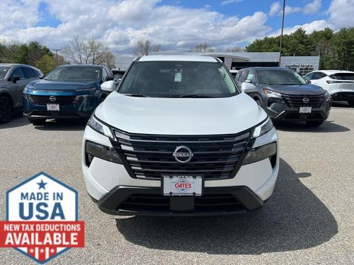 Everest White Pearl Tricoat 2026 Nissan Rogue SV