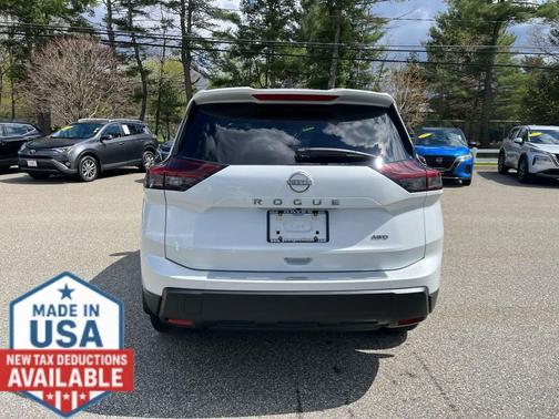 Everest White Pearl Tricoat 2026 Nissan Rogue SV