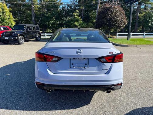 Gray Sky Pearl/Super Black 2026 Nissan Altima SR AWD