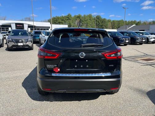 Magnetic Black Pearl 2021 Nissan Rogue Sport S