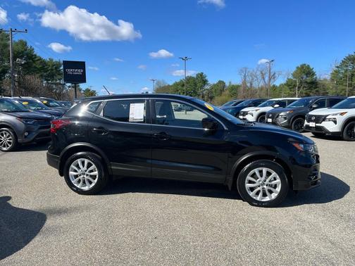 Magnetic Black Pearl 2021 Nissan Rogue Sport S
