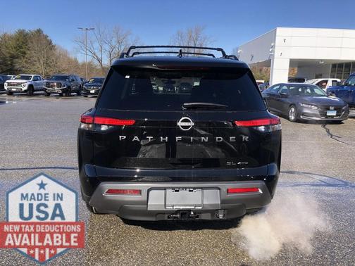 2026 Nissan Pathfinder SL