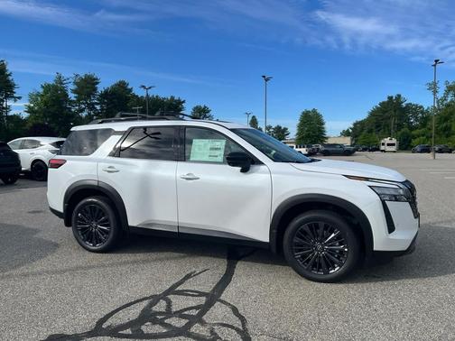 Everest White Pearl 2026 Nissan Pathfinder SL