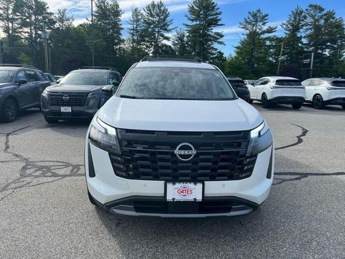 Everest White Pearl 2026 Nissan Pathfinder SL
