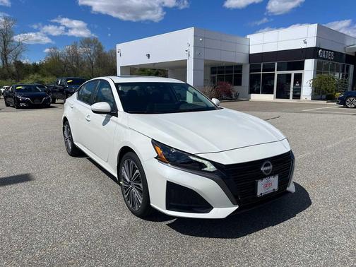 Pearl White Tricoat 2026 Nissan Altima SV AWD