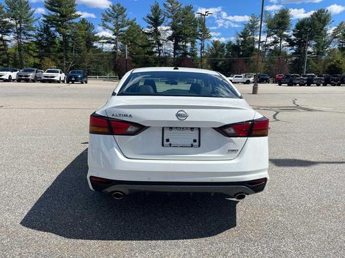 Pearl White Tricoat 2026 Nissan Altima SV AWD
