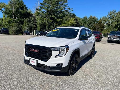 Summit White 2024 GMC Terrain SLT
