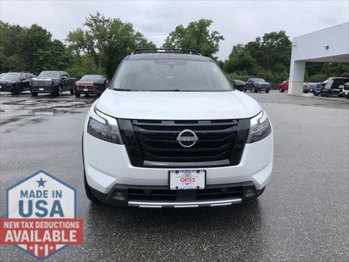 2025 Nissan Pathfinder Platinum 4WD