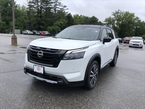 2025 Nissan Pathfinder Platinum 4WD