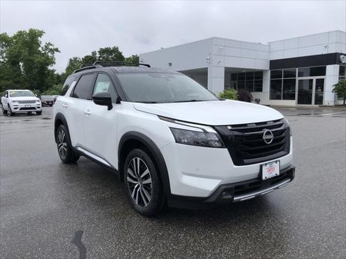 2025 Nissan Pathfinder Platinum 4WD