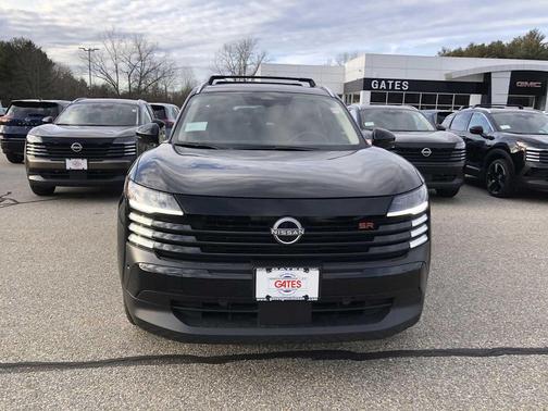 Super Black 2026 Nissan Kicks SR