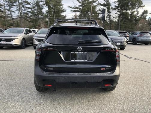 2026 Nissan Kicks SR