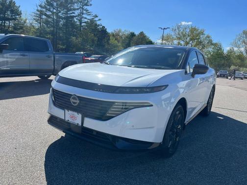Everest White SPR Black 2026 Nissan Murano Platinum