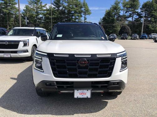Aspen White Tricoat/Super Black 2025 Nissan Armada PRO-4X 4WD