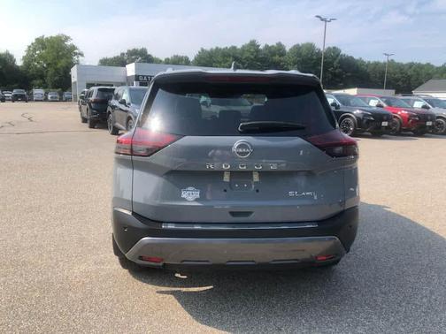 Boulder Gray Pearl 2023 Nissan Rogue SL