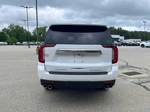 Summit White 2022 GMC Yukon Denali