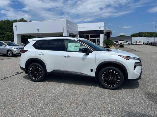 Everest White Pearl Tricoat 2026 Nissan Rogue Dark Armor
