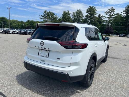 Everest White Pearl Tricoat 2026 Nissan Rogue Dark Armor