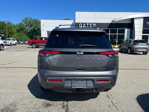 Gun Metallic 2026 Nissan Pathfinder Platinum