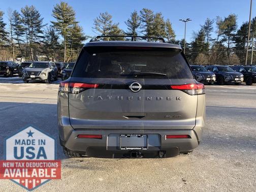 2026 Nissan Pathfinder SL