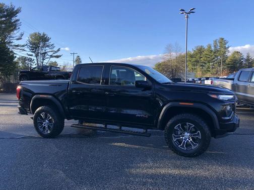 2023 GMC Canyon AT4