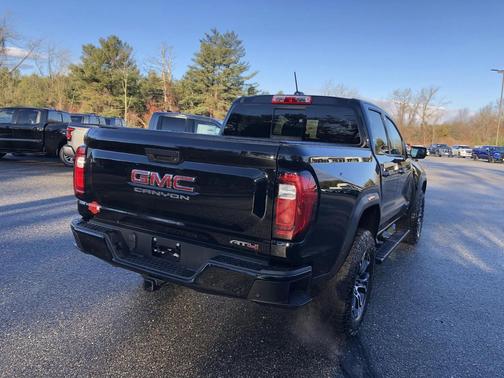 2023 GMC Canyon AT4