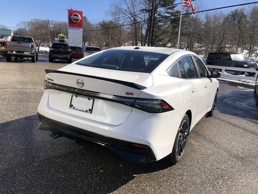 Aspen White Tricoat 2026 Nissan Sentra SR