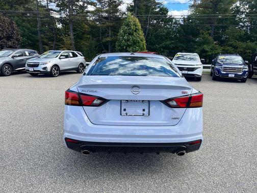 Gray Sky Pearl 2026 Nissan Altima SR AWD