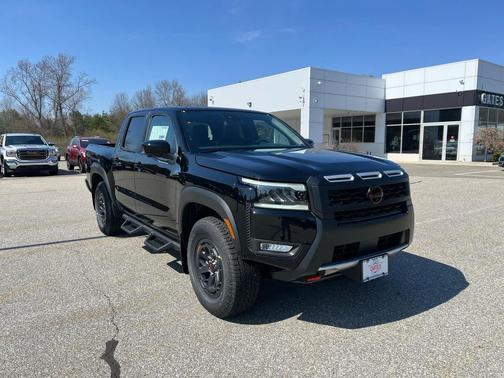 Super Black 2026 Nissan Frontier PRO-4X