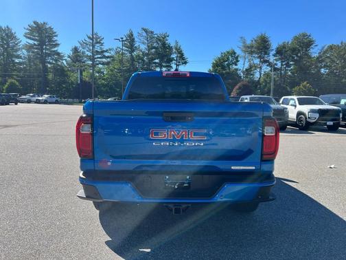 Dynamic Blue Metallic 2024 GMC Canyon Elevation