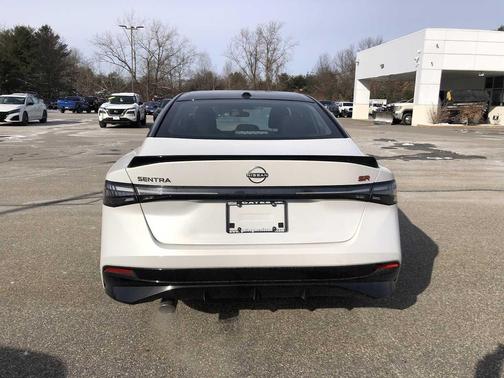 Aspen White Tricoat/Super Black 2026 Nissan Sentra SR