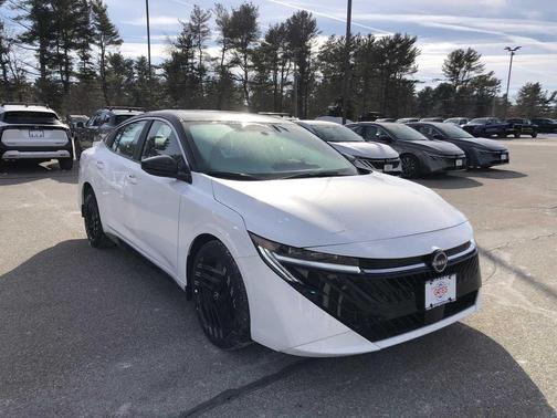 Aspen White Tricoat/Super Black 2026 Nissan Sentra SR